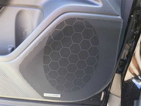 Certified 2025 Subaru Forester Limited w/ Popular Package #2 image 18