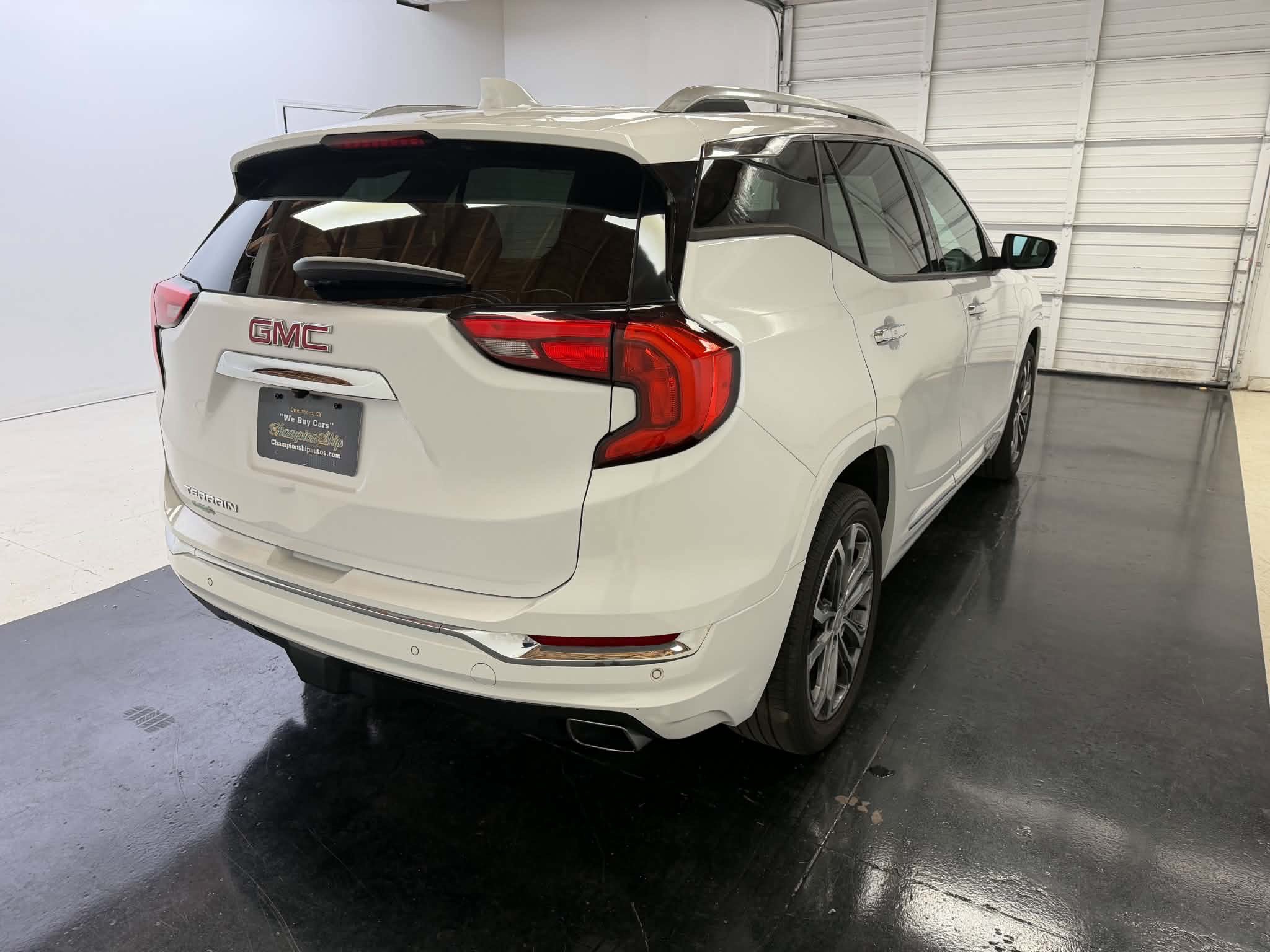 Used 2018 GMC Terrain Denali w/ Advanced Safety Package FWD image 10