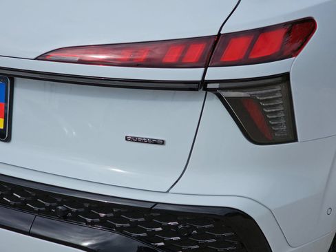 New 2026 Audi Q3 quattro 2.0T AWD/4WD image 38