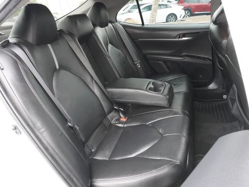 Used 2019 Toyota Camry SE image 9