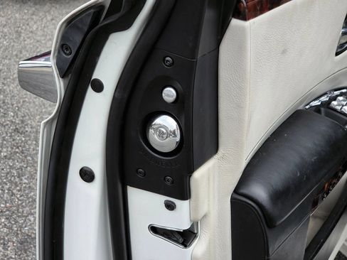 Used 2012 Rolls-Royce Ghost RWD image 30
