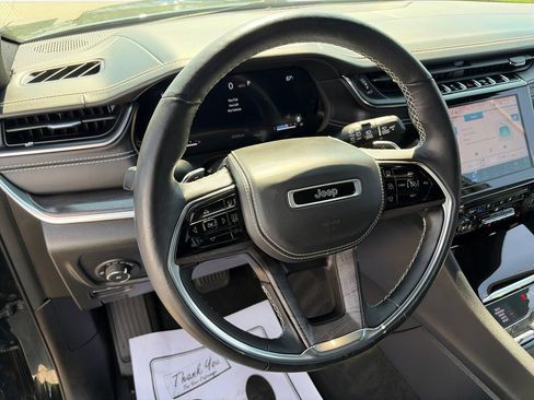 Used 2022 Jeep Grand Cherokee Overland AWD/4WD image 21