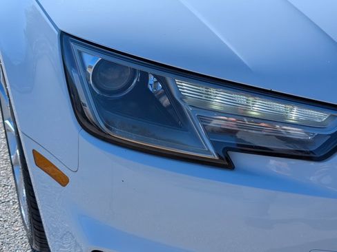 Used 2019 Audi A4 2.0T Premium w/ Convenience Package image 4