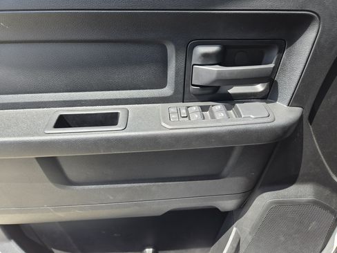 New 2026 RAM 2500 Tradesman w/ Chrome Appearance Group AWD/4WD image 18
