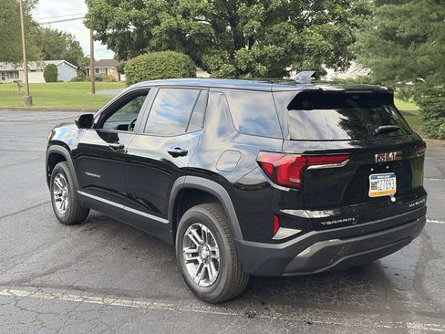 Used 2026 GMC Terrain Elevation w/ Technology Package II FWD image 7
