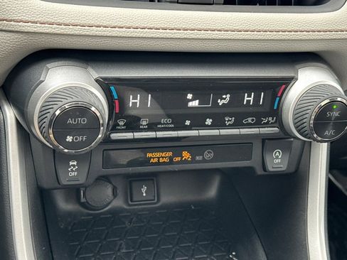 Certified 2022 Toyota RAV4 XLE image 25