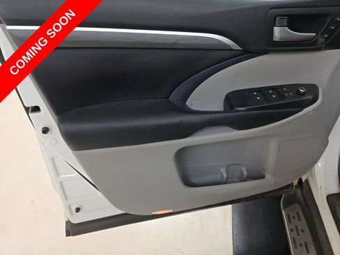 Used 2017 Toyota Highlander Limited w/ Carpet Mat Package AWD/4WD image 10