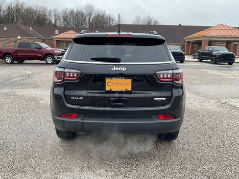 Used 2023 Jeep Compass Latitude image 6