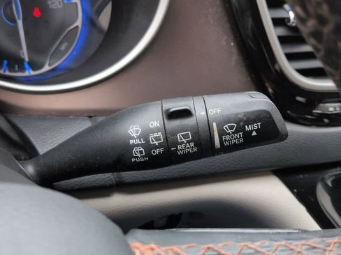 Used 2017 Chrysler Pacifica Touring-L FWD image 26