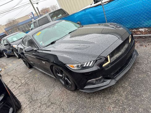 Used 2017 Ford Mustang GT w/ GT Performance Package image 2