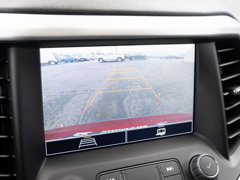 Used 2022 GMC Acadia SLE image 4