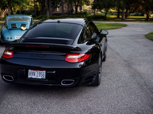 Used 2011 Porsche 911 Turbo S image 18