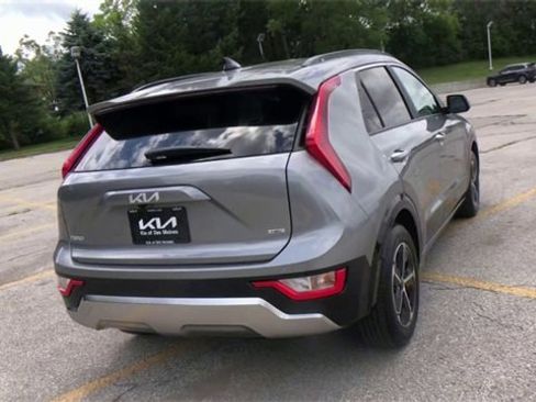 New 2025 Kia Niro SX image 2