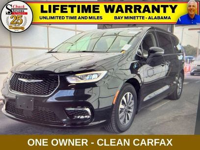 Used 2023 Chrysler Pacifica Touring-L