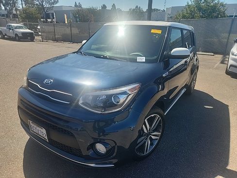 Used 2018 Kia Soul + FWD image 3