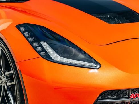 Used 2019 Chevrolet Corvette Stingray Coupe w/ Carbon Flash Badge Package RWD image 46