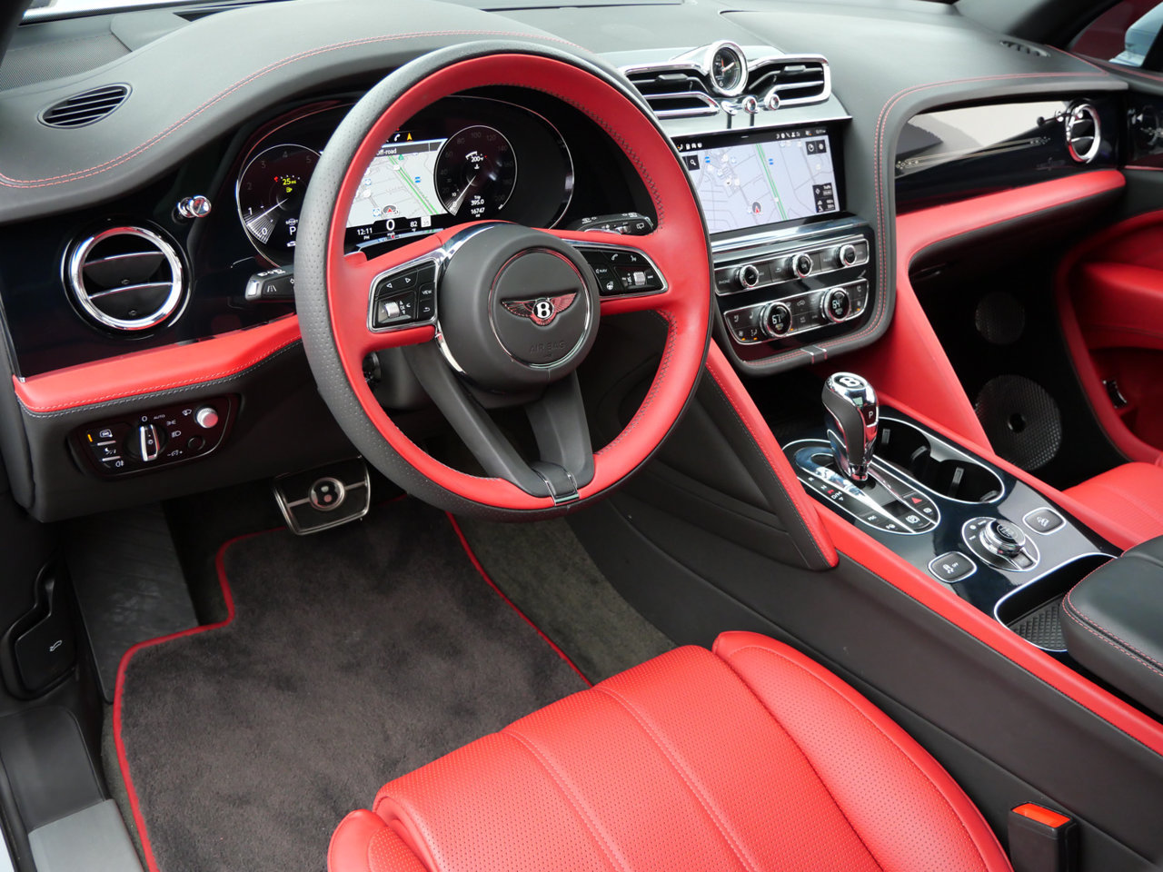 Used 2023 Bentley Bentayga Extended Wheelbase AWD/4WD image 12