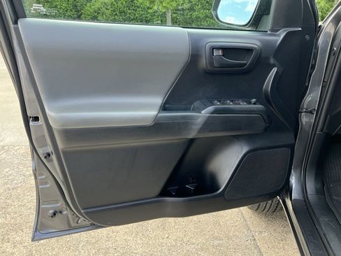 Used 2020 Toyota Tacoma SR w/ SR Convenience Package RWD image 23