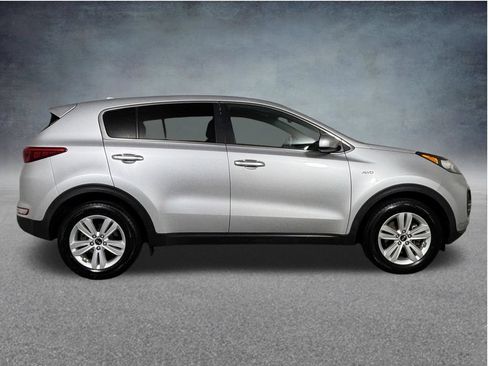 Used 2017 Kia Sportage LX AWD/4WD image 11