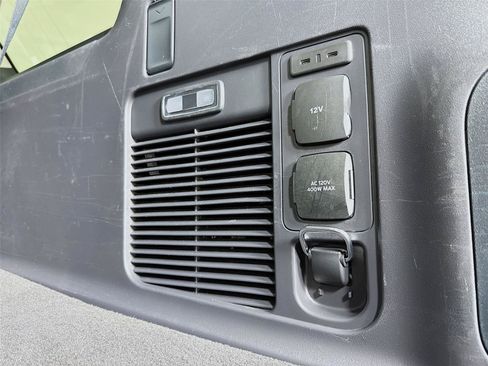 Used 2025 Ford Expedition Max Platinum w/ Platinum Ultimate Package AWD/4WD image 48