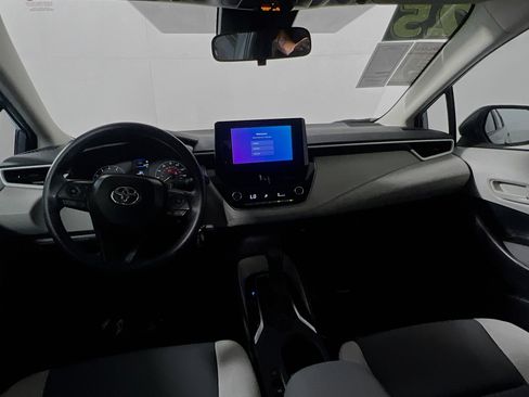 Used 2025 Toyota Corolla LE image 30