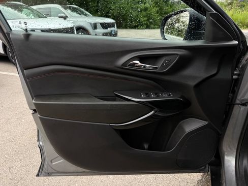 Used 2024 Chevrolet Trax RS FWD image 6