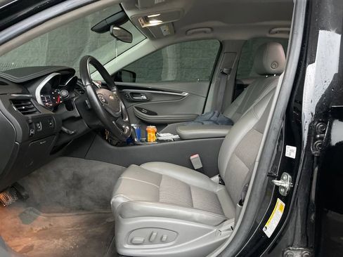 Used 2017 Chevrolet Impala LT FWD image 11