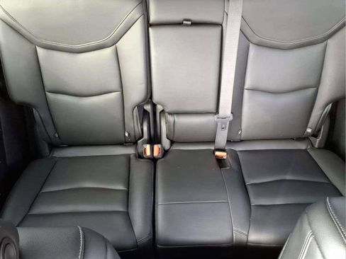 Used 2023 Cadillac XT6 Luxury w/ LPO, Floor Liner Package FWD image 17
