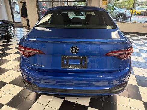 Used 2022 Volkswagen Jetta Sport image 5