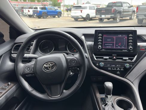 Used 2023 Toyota Camry SE image 11