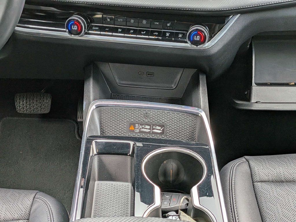 Used 2025 Chevrolet Equinox LT w/ Convenience Package II FWD image 18