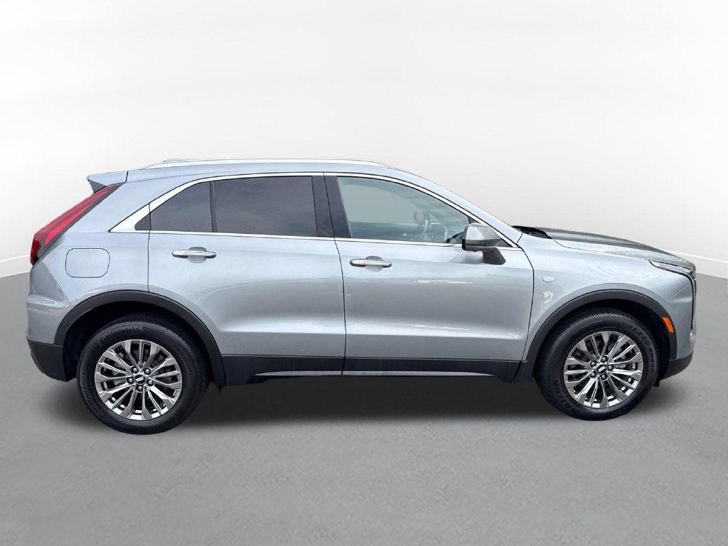 Used 2025 Cadillac XT4 Premium Luxury FWD image 5