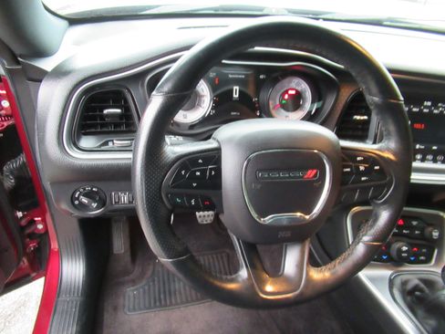 Used 2018 Dodge Challenger T/A image 13