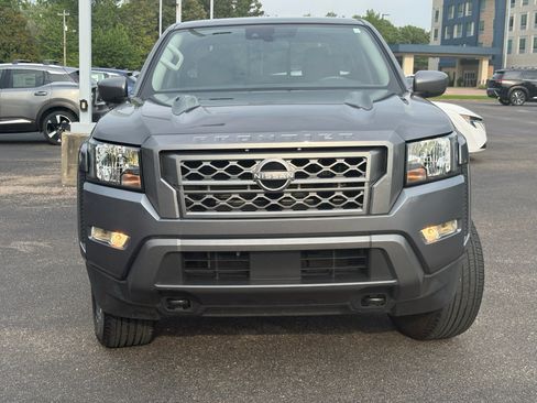 Used 2022 Nissan Frontier SV AWD/4WD image 2