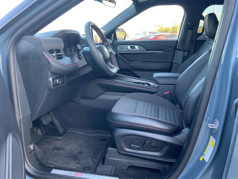 Used 2026 Ford Explorer ST-Line AWD/4WD image 9