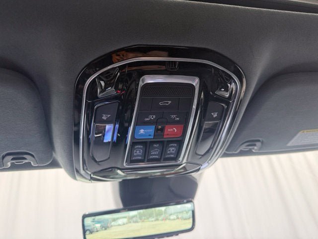 Used 2024 Jeep Grand Wagoneer Series III w/ Rear Seat Video Group 1 AWD/4WD image 15
