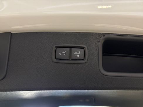 Certified 2026 Porsche Macan AWD/4WD image 31