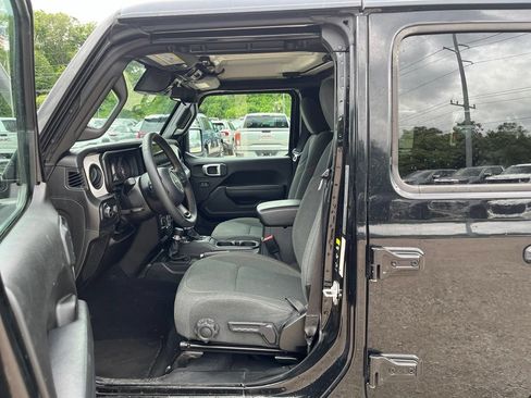 Used 2024 Jeep Wrangler Unlimited Sport AWD/4WD image 20