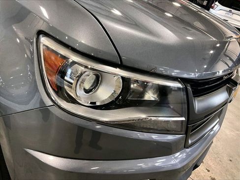 Used 2020 Chevrolet Colorado Z71 AWD/4WD image 34