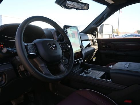 New 2025 RAM 2500 Limited image 17