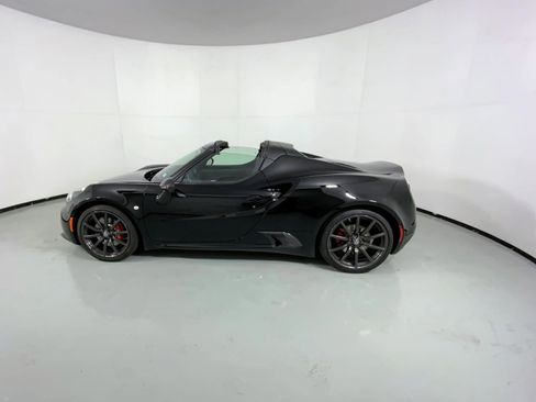 Used 2018 Alfa Romeo 4C Spider image 8