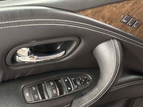 Used 2017 INFINITI QX80 4WD w/ Driver Assistance Package image 31
