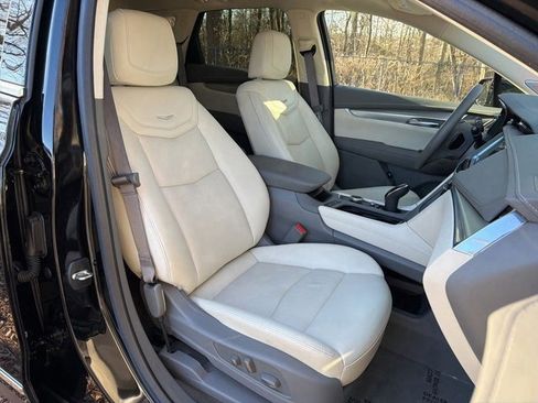 Used 2023 Cadillac XT5 Premium Luxury w/ LPO, Floor Liner Package image 9
