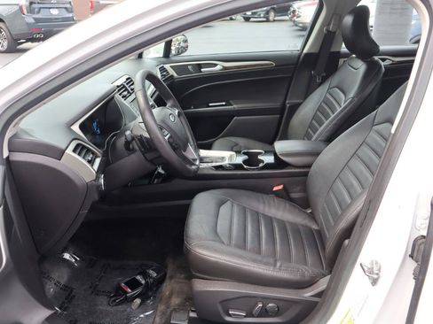 Used 2015 Ford Fusion SE w/ Equipment Group 202A FWD image 17