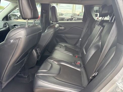 Certified 2021 Jeep Cherokee Latitude Plus FWD image 12