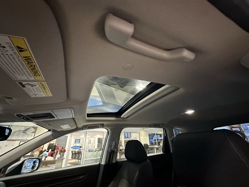 Used 2023 Honda CR-V EX image 17