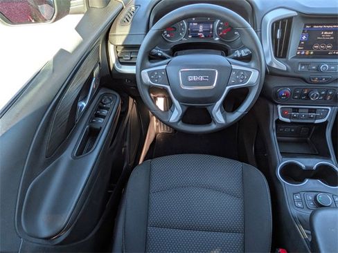 Used 2023 GMC Terrain SLE w/ Driver Convenience Package image 16