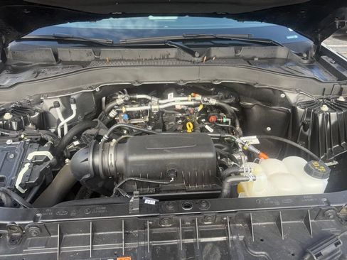 Used 2024 Ford Explorer XLT w/ Equipment Group 202A AWD/4WD image 61