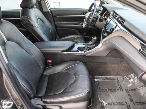 Used 2020 Toyota Camry SE image 16