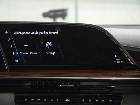 Used 2024 Cadillac Escalade ESV Premium Luxury w/ LPO, Floor Liner Package AWD/4WD image 33